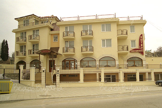 Trakata Hotel