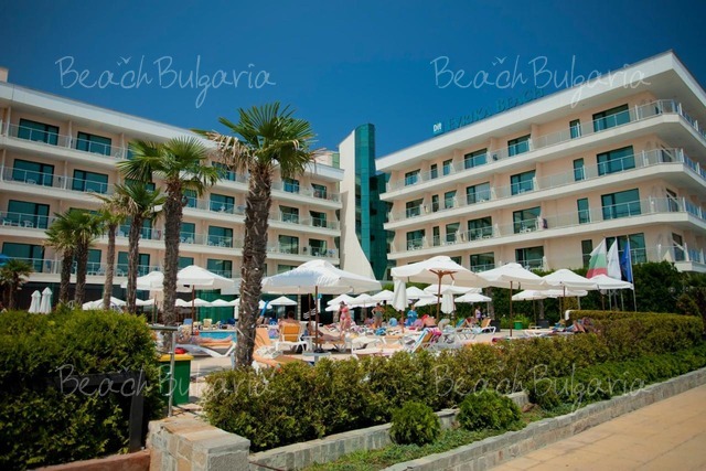 DIT Evrika Beach Club Hotel3