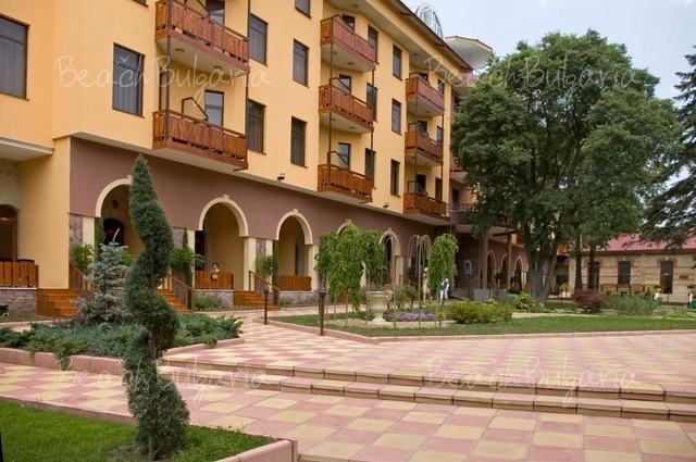 Estreya Palace Hotel4