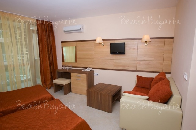 Sea Breeze Hotel10