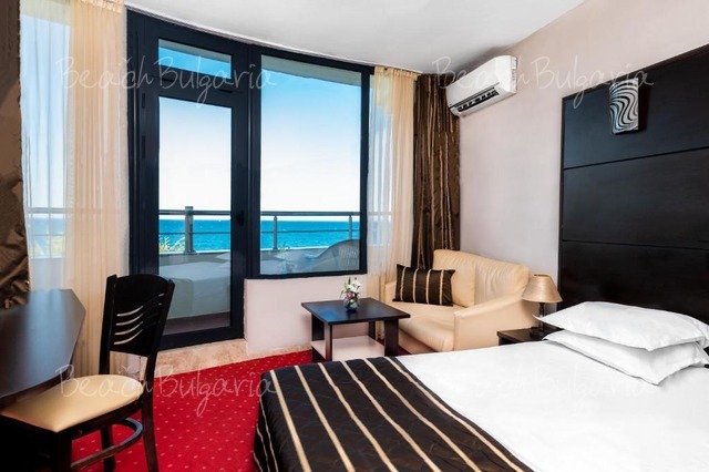 Elpida Beach Hotel28
