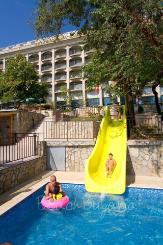 Vemara Beach Hotel4