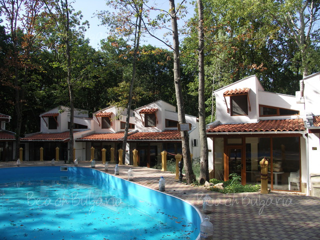 Primorsko Holiday Villas4