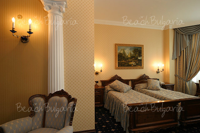 Grand Hotel London7