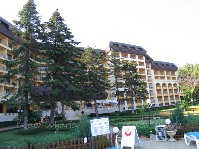 Riviera Beach Hotel2