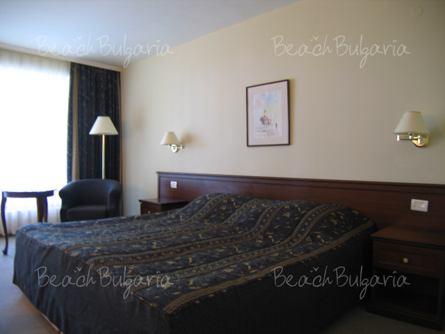 Riviera Beach Hotel7