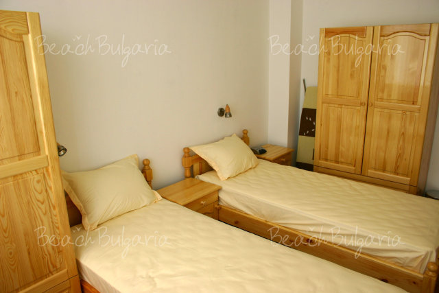 Sea Gate Apartments6