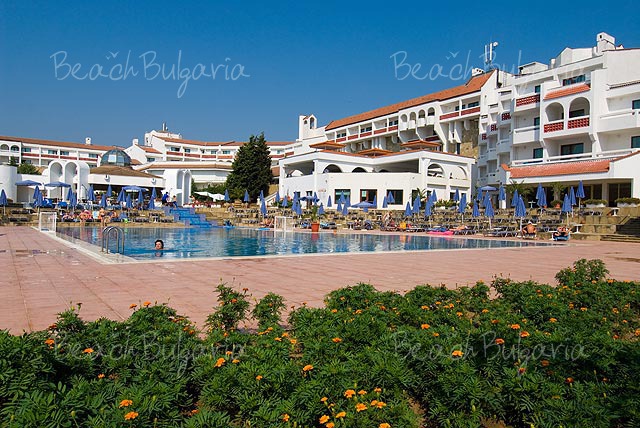 Pelican Hotel in Duni: online booking, prices and reviews ...