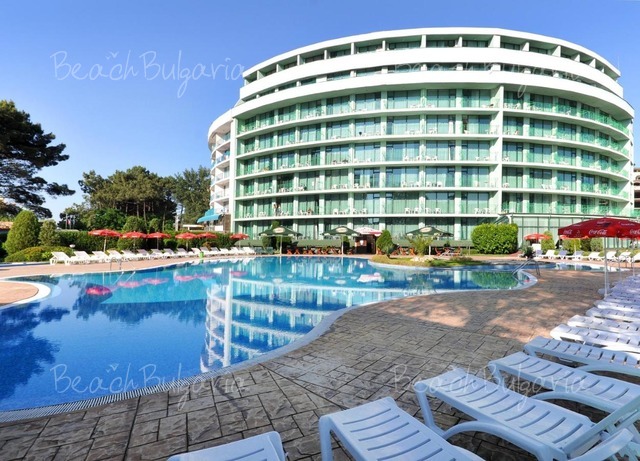 - 15% discount till 30 April 2023; - 10 % discount until 31 May 2023;