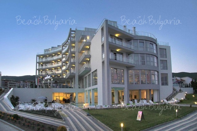  - 10 % discount until 30 April 2025;
