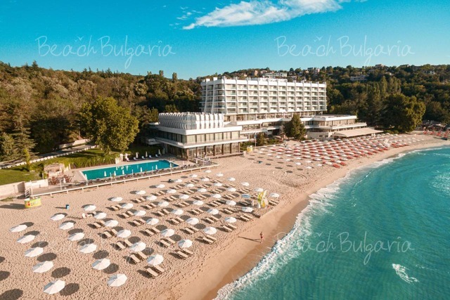- 15 % discount until 28 Feb 2025; - 10 % discount until 31 March 2025;   